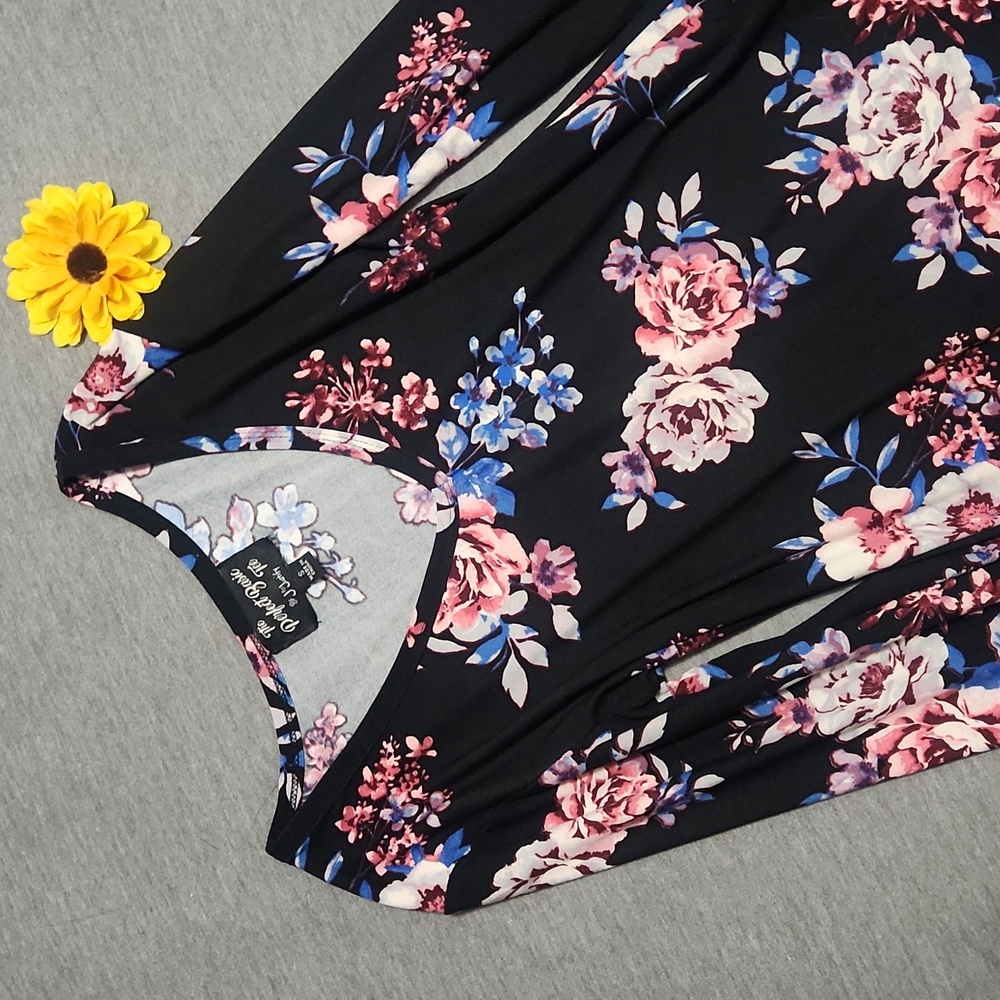🔴🆓️FREE* J for Justify Perfect Basic Tee V-Neck Floral Winter Blouse Top Shirt